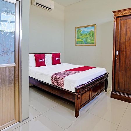 Oyo 91587 Griya Buah De5 Syariah Hotel Sidoarjo Exterior foto