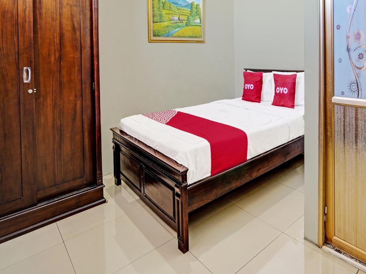 Oyo 91587 Griya Buah De5 Syariah Hotel Sidoarjo Exterior foto