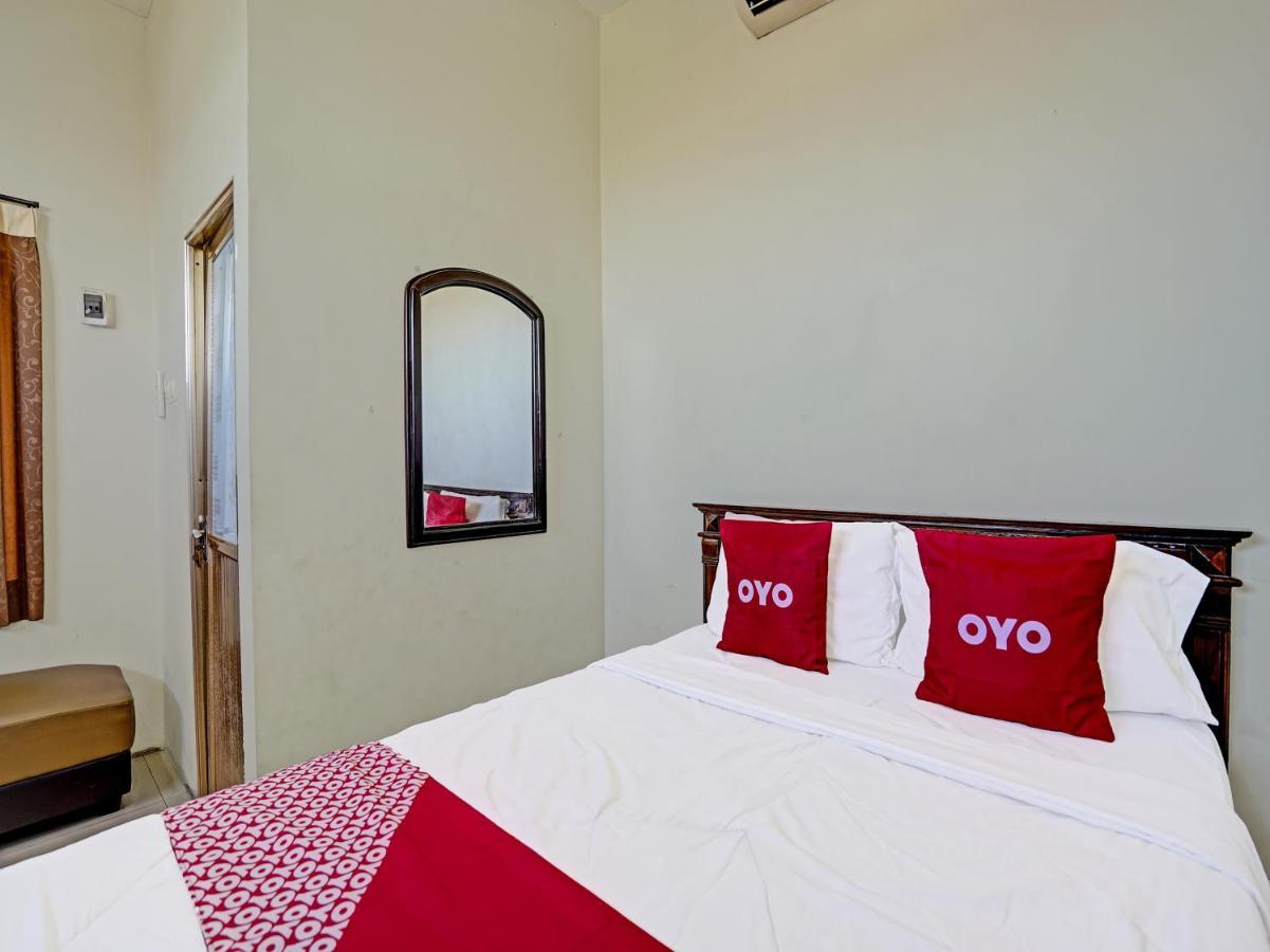 Oyo 91587 Griya Buah De5 Syariah Hotel Sidoarjo Exterior foto